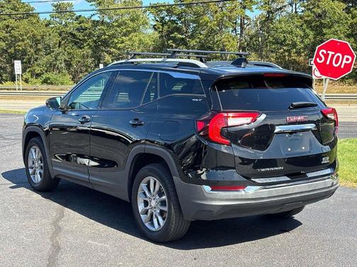 Ebony Twilight Metallic 2022 GMC Terrain SLT