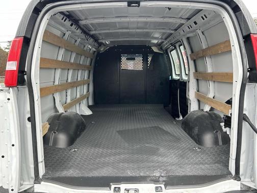 2024 GMC Savana 2500 Work Van