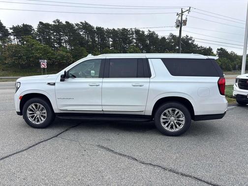 2022 GMC Yukon XL SLT