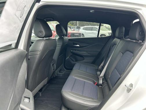 Summit White 2026 Buick Envista Preferred