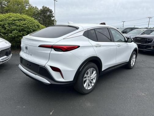 Summit White 2026 Buick Envista Preferred