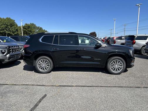 2025 GMC Acadia Denali