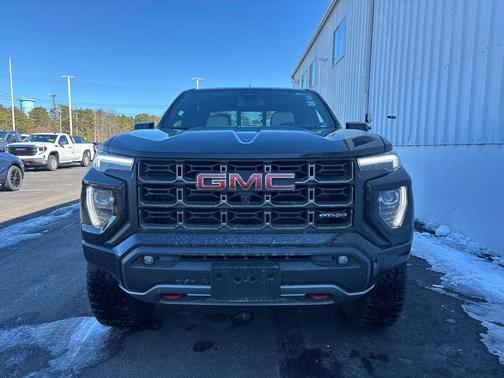 2025 GMC Canyon AT4