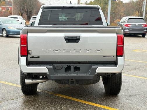 2025 Toyota Tacoma Hybrid TRD Off Road