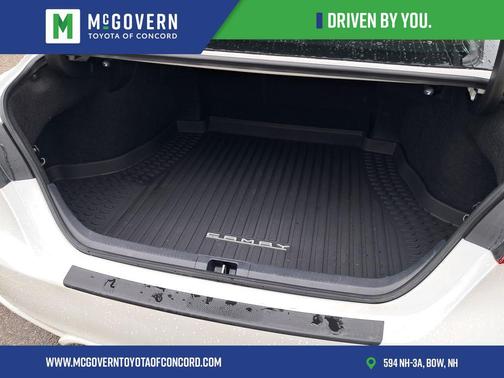 Wind Chill Pearl/Midnight Black Metallic 2024 Toyota Camry XSE