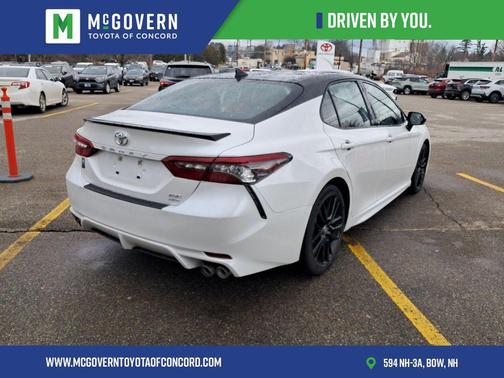 Wind Chill Pearl/Midnight Black Metallic 2024 Toyota Camry XSE