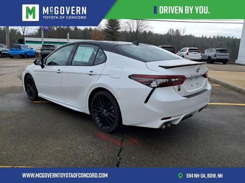 Wind Chill Pearl/Midnight Black Metallic 2024 Toyota Camry XSE