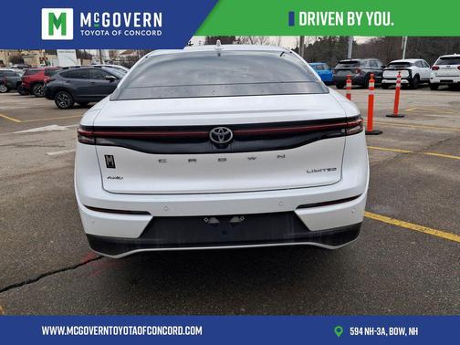 Oxygen White 2023 Toyota Crown Limited