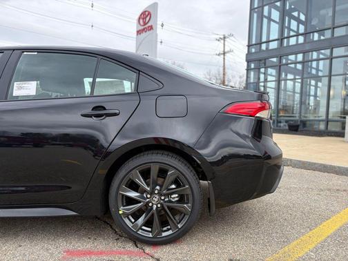 Midnight Black Metallic 2026 Toyota Corolla SE