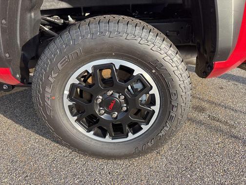 2025 Toyota Tacoma Hybrid TRD Off Road