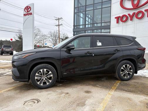 2026 Toyota Highlander Hybrid XLE