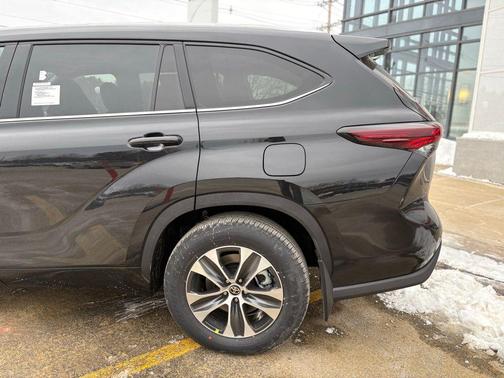 2026 Toyota Highlander Hybrid XLE