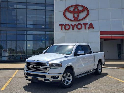 Ivory White Tri-Coat Pearlcoat 2020 RAM 1500 Laramie