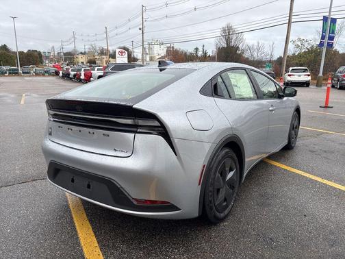 2026 Toyota Prius Plug-In Hybrid SE