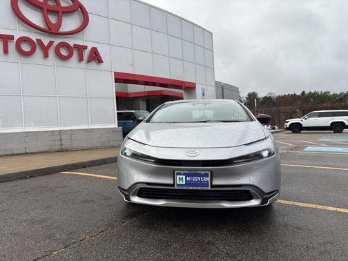 2026 Toyota Prius Plug-In Hybrid SE