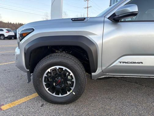 2025 Toyota Tacoma Hybrid TRD Off Road