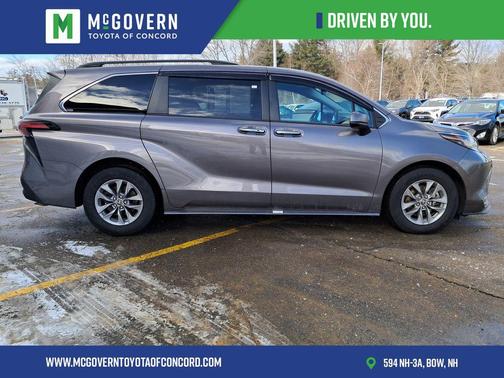 2022 Toyota Sienna XLE