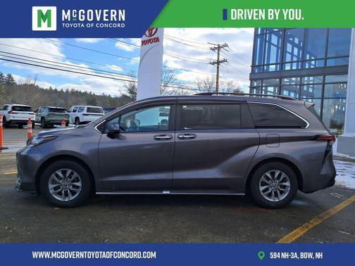 2022 Toyota Sienna XLE