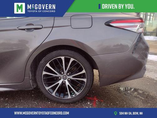 2019 Toyota Camry Hybrid SE