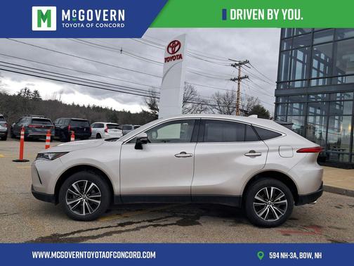 Titanium Glow 2022 Toyota Venza LE