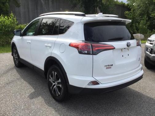 Super White 2016 Toyota RAV4 LE