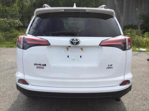 Super White 2016 Toyota RAV4 LE