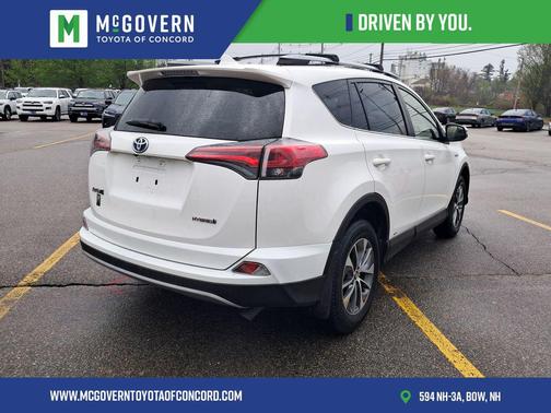 Super White 2018 Toyota RAV4 Hybrid LE