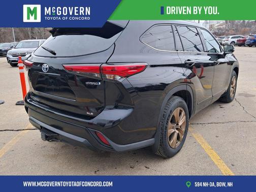 2022 Toyota Highlander Hybrid XLE