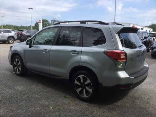 Ice Silver Metallic 2017 Subaru Forester 2.5i Premium