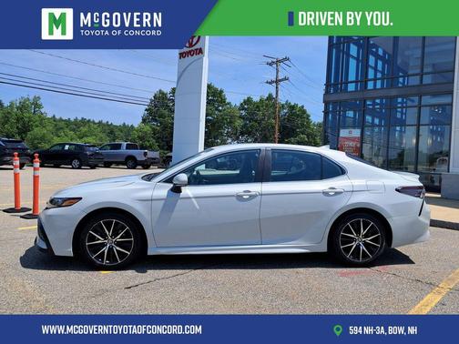 Ice Edge 2023 Toyota Camry SE