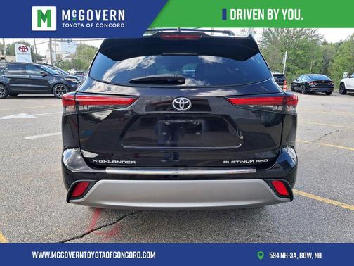 Opulent Amber 2022 Toyota Highlander Platinum