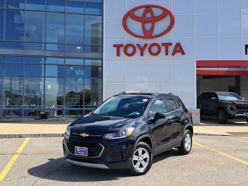 Mosaic Black Metallic 2017 Chevrolet Trax LT