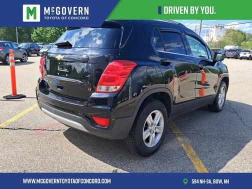Mosaic Black Metallic 2017 Chevrolet Trax LT