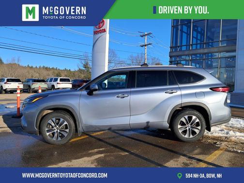 2022 Toyota Highlander Hybrid XLE