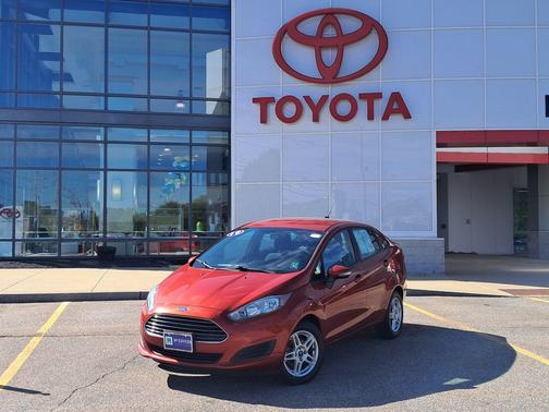 HOT PEPPER RED METALLIC 2019 Ford Fiesta SE