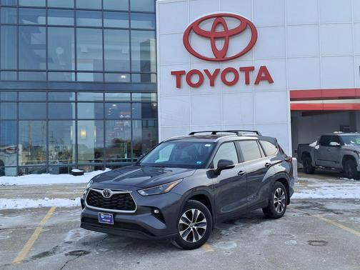 2024 Toyota Highlander XLE