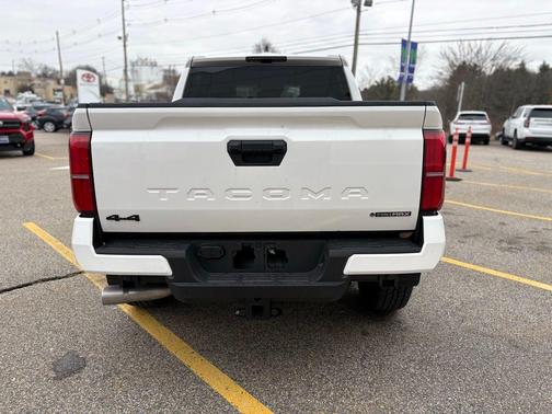 2025 Toyota Tacoma Hybrid TRD Off Road