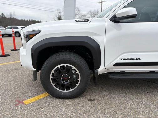 2025 Toyota Tacoma Hybrid TRD Off Road