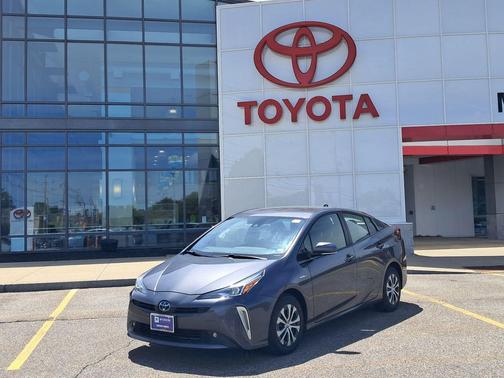 Magnetic Gray Metallic 2020 Toyota Prius LE