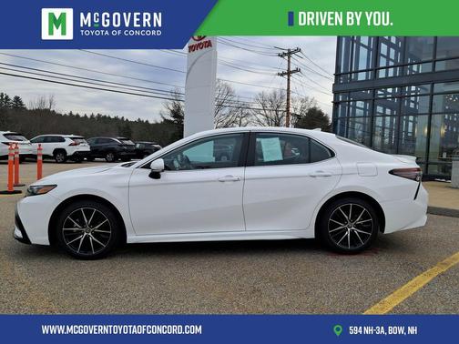 2024 Toyota Camry SE