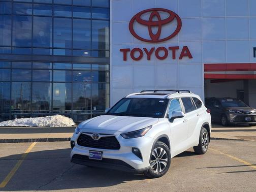 2023 Toyota Highlander XLE