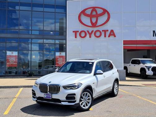 Mineral White Metallic 2022 BMW X5 PHEV xDrive45e