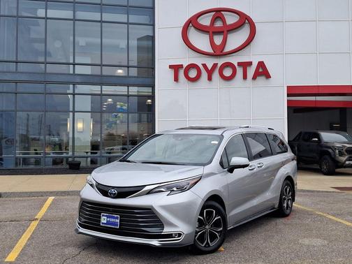 Celestial Silver Metallic 2025 Toyota Sienna Platinum