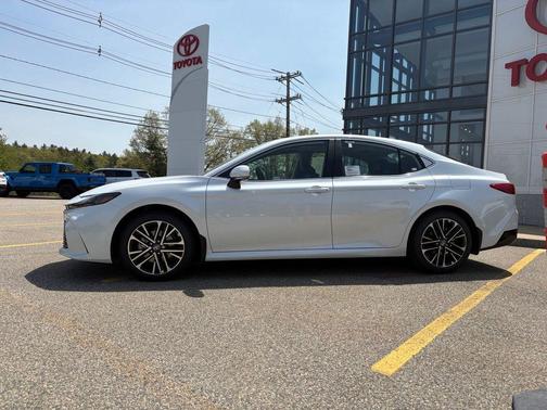 Wind Chill Pearl 2026 Toyota Camry XLE