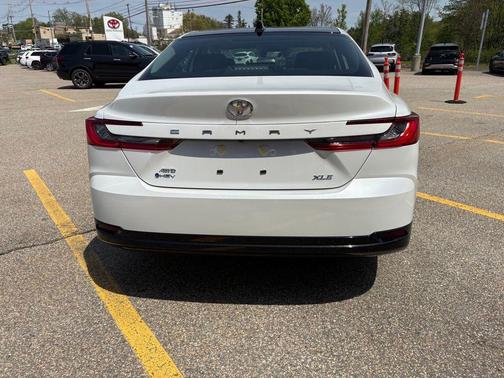 Wind Chill Pearl 2026 Toyota Camry XLE