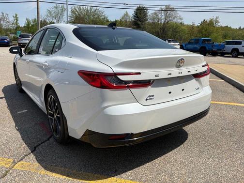 Wind Chill Pearl 2026 Toyota Camry XLE