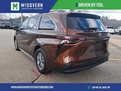 Sunset Bronze Mica 2023 Toyota Sienna XLE