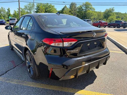 Midnight Black Metallic 2026 Toyota Corolla SE