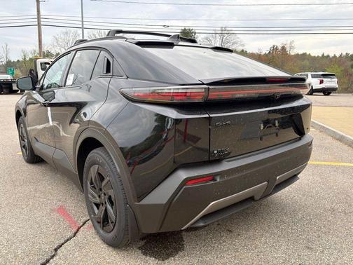 Midnight Black Metallic 2026 Toyota C-HR SE