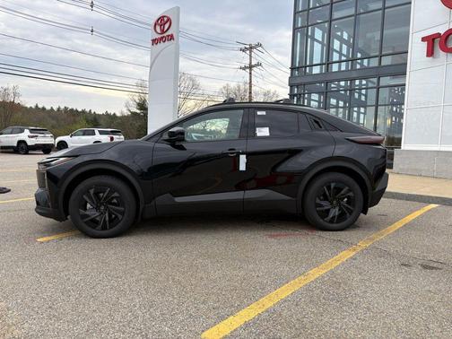 Midnight Black Metallic 2026 Toyota C-HR SE